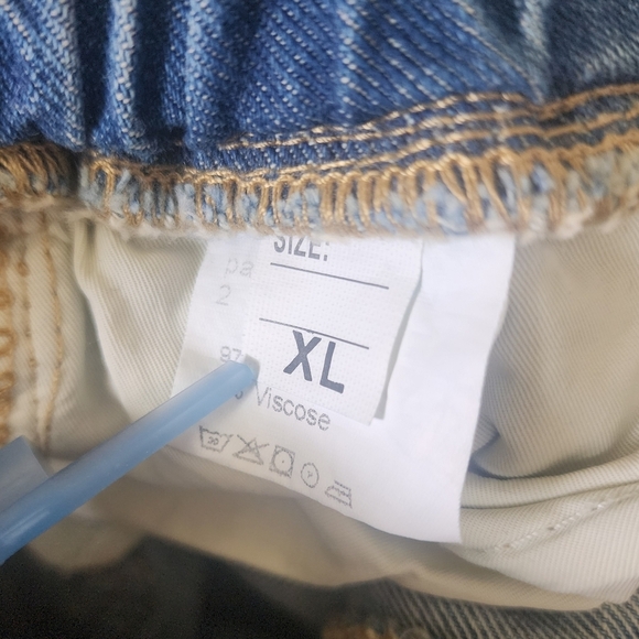 SHEIN Blue Boyfriend Jeans - Picture 9 of 10